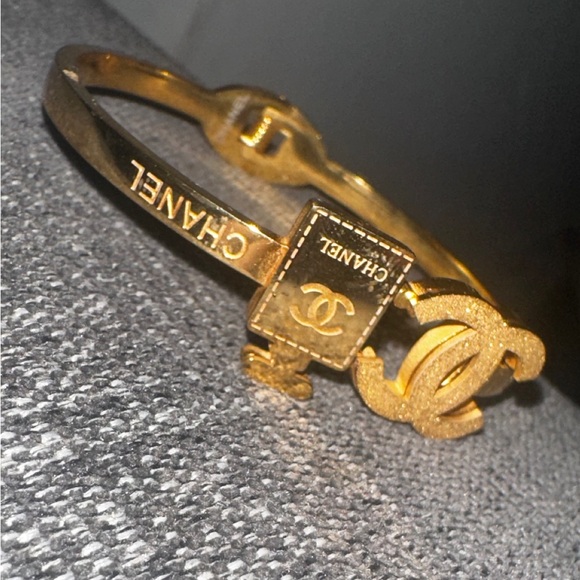 Orgenial Chanel barcelet. Used like new - Picture 4 of 4